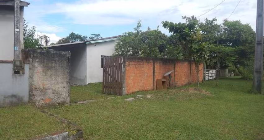 CASA COM TERRENO BALNEÁRIO NEREIDAS