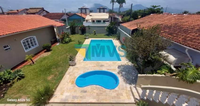 Imperdível Casa à Venda em Peruíbe-SP no Balneário São João Batista: 5 Quartos, 2 Suítes, 3 Salas, 4 Banheiros, 8 Vagas, 200m² de Área!