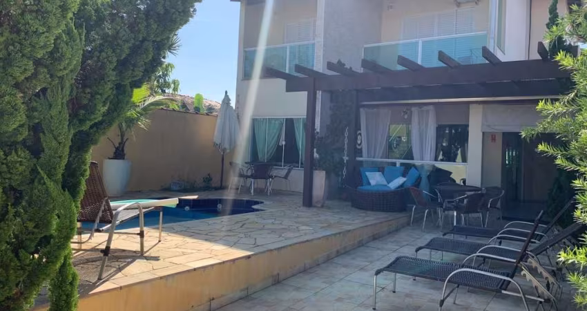 Casa à venda em Itanhaém-SP, Cibratel 1: 5 quartos, 5 suítes, 3 salas, 7 banheiros, 4 vagas, 268m². Aproveite essa oportunidade!