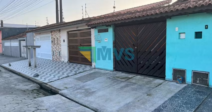 Casa à venda em Itanhaém-SP, Bairro Balneário Gaivota - 2 quartos, 1 suíte, 2 salas, 2 banheiros, 1 vaga de garagem, 71,00 m².