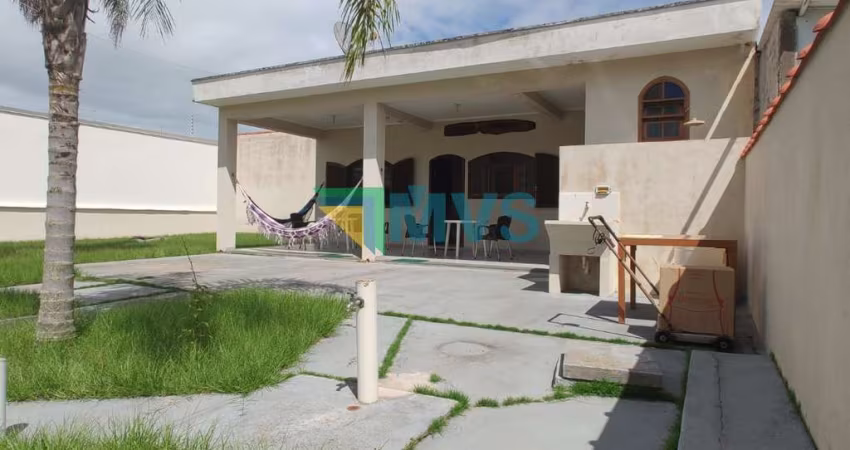 Casa para venda em Itanhaém-SP, bairro São Fernando: 2 quartos, 1 suíte, 2 salas, 3 banheiros, 5 vagas, 92m². Imperdível!