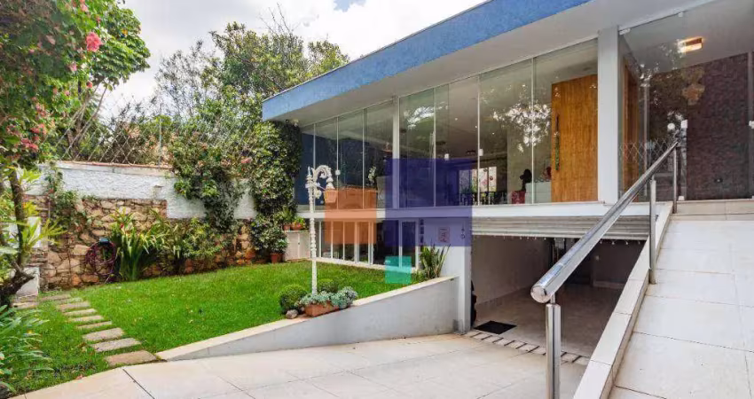 Casa a venda com 530m², 6 quartos, 6 banheiros sendo 4 suites e 4 vagas - brooklin