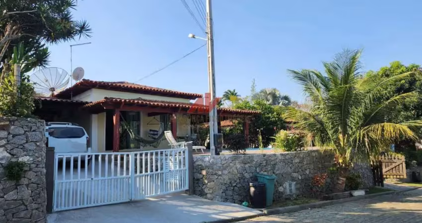 Casa 4 dormitórios em condomínio com acesso privativo a lagoa