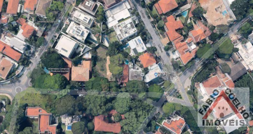 'Já imaginou construir a casa dos seus sonhos no bairro mais valorizado da cidade de São Paulo ?  Terreno de 835m2 no Jardim Europa, próximo ao parque