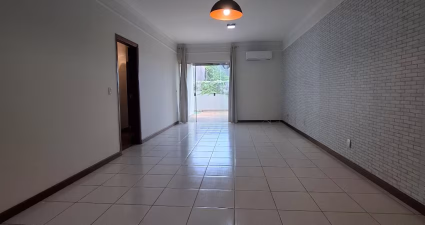 Linda Casa Térrea em Localização Privilegiada – 3 Dormitórios, Suíte e Churrasqueira!