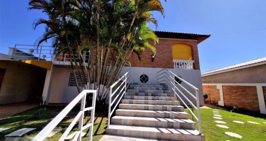 Linda Casa de Campo, 330 m², em São Pedro / SP