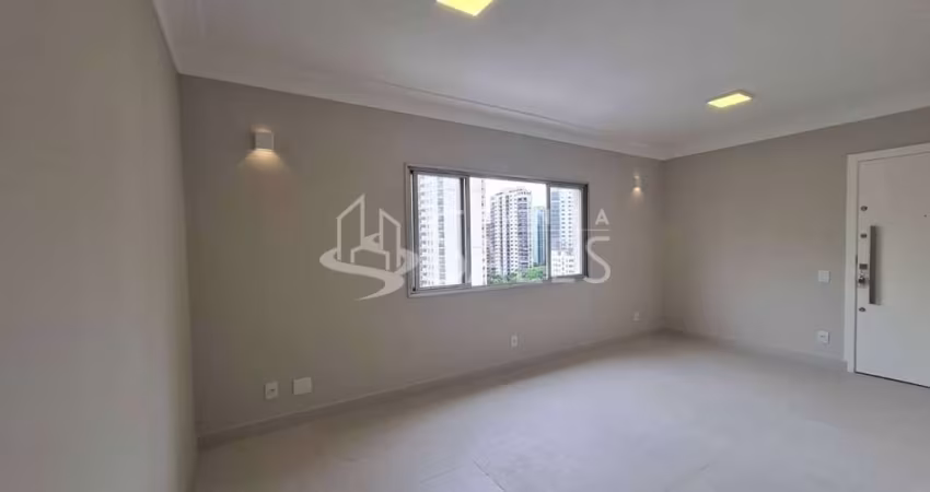 Apartamento a venda em Moema