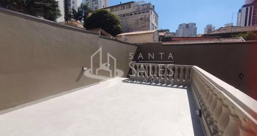 Casa para locação em São Paulo-SP, Bosque da Saúde: 2 quartos, 1 suíte, sala, 3 banheiros, 1 vaga, 130m² de área. Venha conferir!