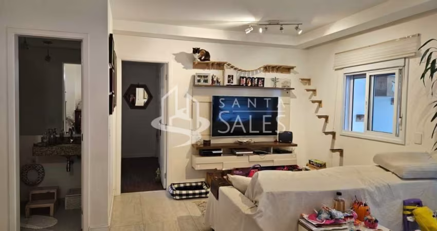 Apartamento  3 quartos, sendo 3 suítes, e 4 banheiros no total.