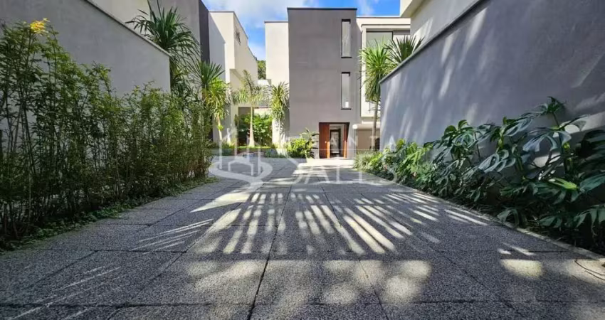 Casa em condomínio de alto padrão, 4 suítes,  4 vagas, piscina, churrasqueira no alto da boa vista