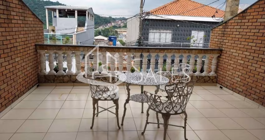 Imperdível: Casa de Luxo à Venda em São Paulo - 4 quartos, 3 suítes, 2 salas, 6 banheiros, 4 vagas, 384 m² no Jardim Britânia