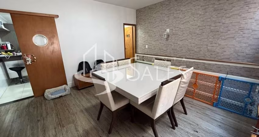 Imperdível oportunidade: Casa à venda em São Paulo-SP, na Vila Mariana, com 2 quartos, 2 salas, 2 banheiros, 1 vaga de garagem e 243m².