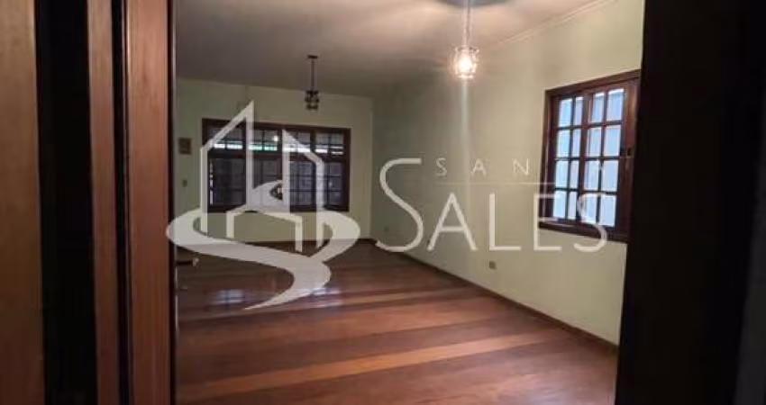 Imperdível: Casa à venda em São Paulo-SP, 5 quartos, 2 suítes, 1 sala, 3 banheiros, 4 vagas na Vila Congonhas, 400m² de área.