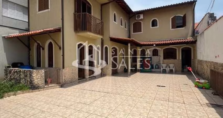 Casa à venda em Jardim Aricanduva, São Paulo-SP: 3 quartos, 1 suíte, 2 salas, 4 banheiros, 5 vagas de garagem! Venha conferir!