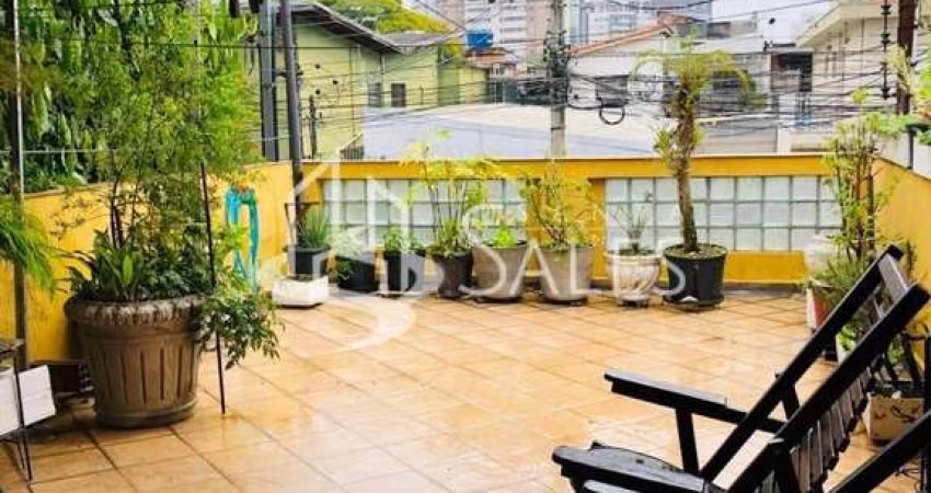 Imperdível! Casa à venda no Brooklin Paulista, São Paulo-SP: 3 quartos, 1 sala, 3 banheiros, 2 vagas, 240 m². Confira!