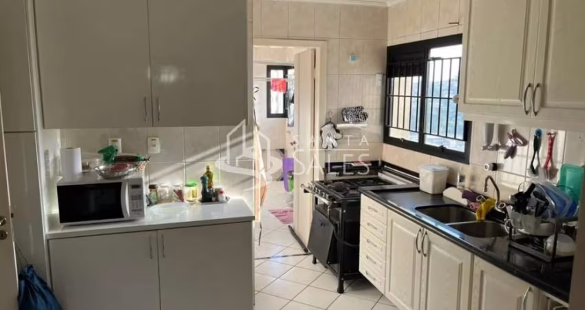 Apartamento para venda na Vila Andrade, São Paulo-SP: 3 quartos, 1 suíte, 1 sala, 2 banheiros, 4 vagas de garagem, 130m² de área.