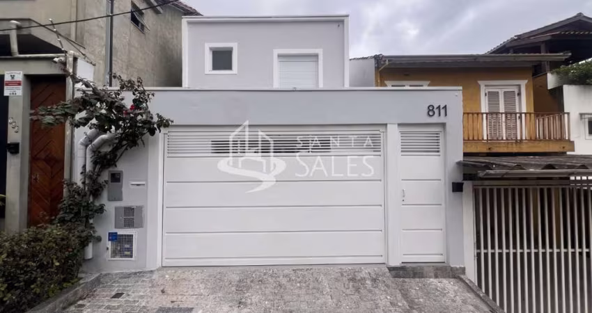 Impecável e espaçosa casa à venda em São Paulo-SP, Vila Pompéia: 3 quartos, 1 suíte, 1 sala, 2 banheiros, 2 vagas de garagem, 240,00 m².