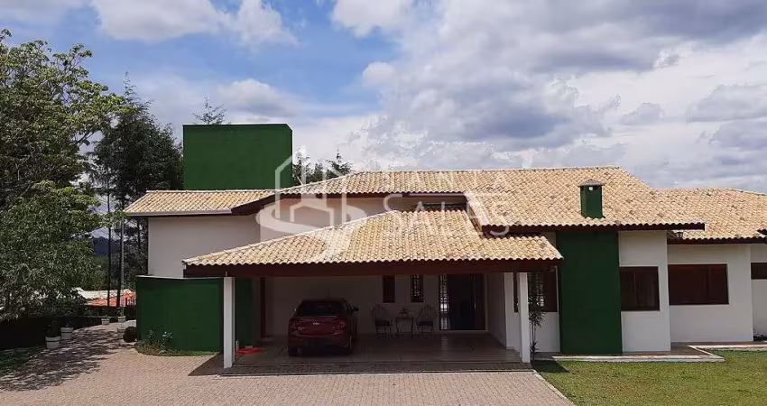 Chácara em condomínio de luxo em mairinque-sp: 2 quartos, 2 suítes, 2 salas, 3 banheiros, 3 vagas de garagem, 424m².