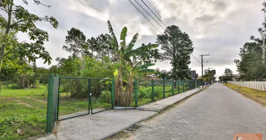 Área a venda com 4.100m2 no coração do bairro campeche.