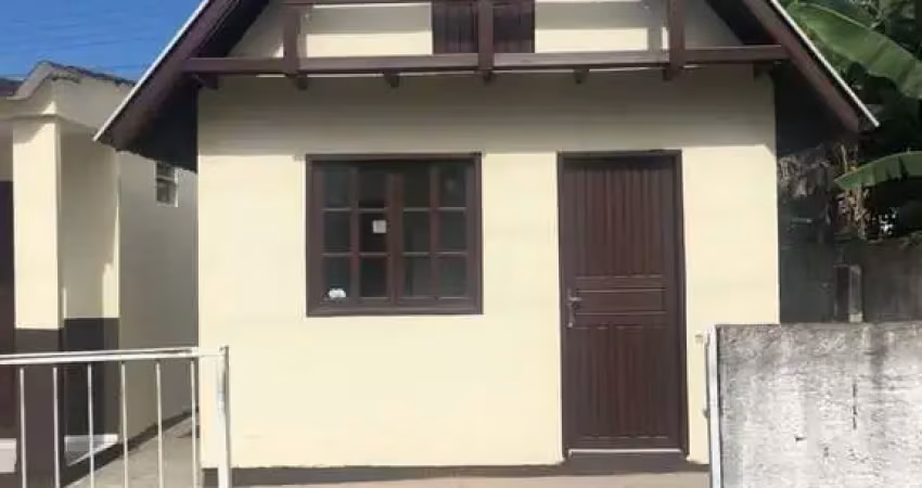 Casa com 2 quartos para alugar na Servidão Alfredo Estevão da Costa, 133, Ribeirão da Ilha, Florianópolis