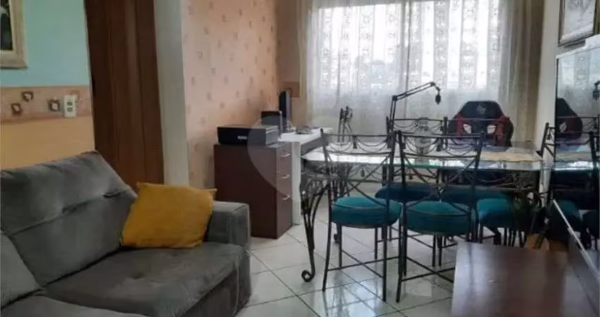 Apartamento com 2 quartos à venda em Fanny - PR