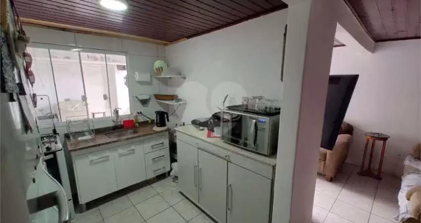 Casa com 3 quartos à venda na Rua Savigny, 137, Barreirinha, Curitiba