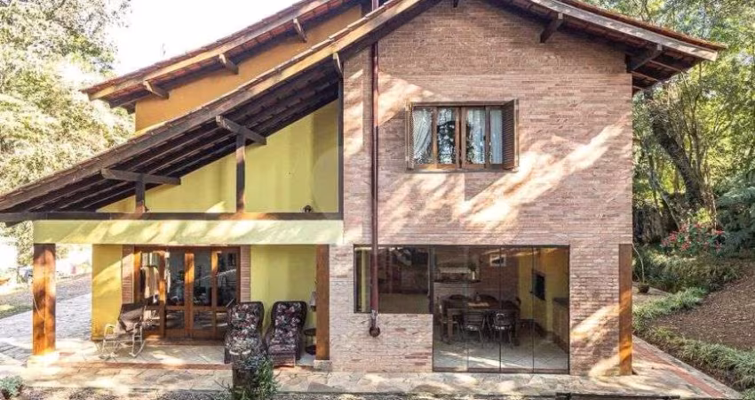 Casa com 5 quartos à venda em Campo Comprido - PR