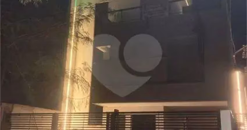 Casa em condomínio fechado com 3 quartos à venda na Rua Theodoro Gbur, 400, Tingui, Curitiba