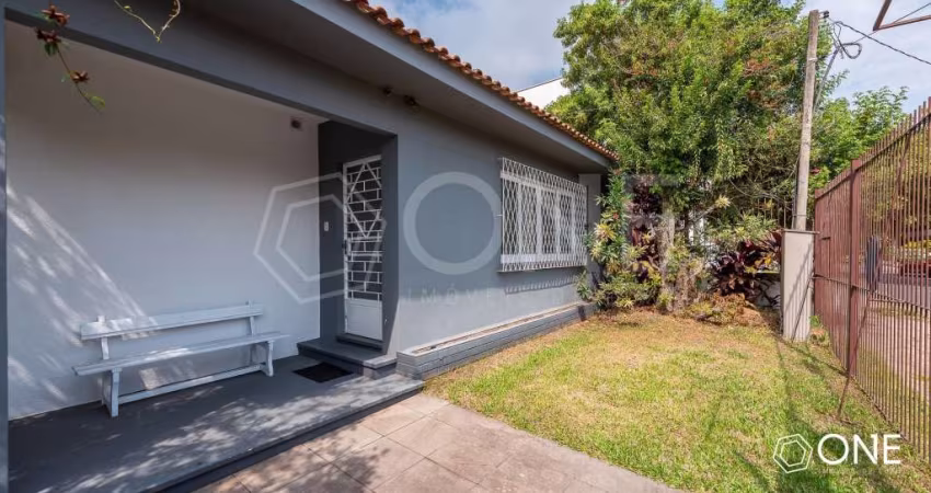 Casa em condomínio fechado com 3 quartos para alugar na Rua General Nestor Silva Soares, 198, Três Figueiras, Porto Alegre
