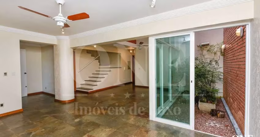 Casa em condomínio fechado com 3 quartos para alugar na Rua Matias José Bins, 320, Três Figueiras, Porto Alegre