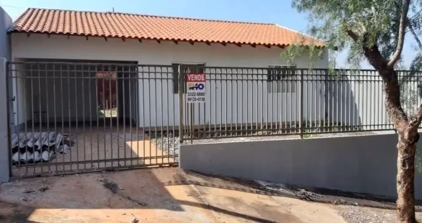 Casa a venda  com 2 quartos  60 m² construção  terreno 220 m²