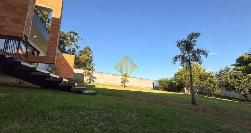 REFUGIO DE LUXO E TRANQUILIDADE, CHACARA A 7 KM DO CENTRO DA CIDADE!