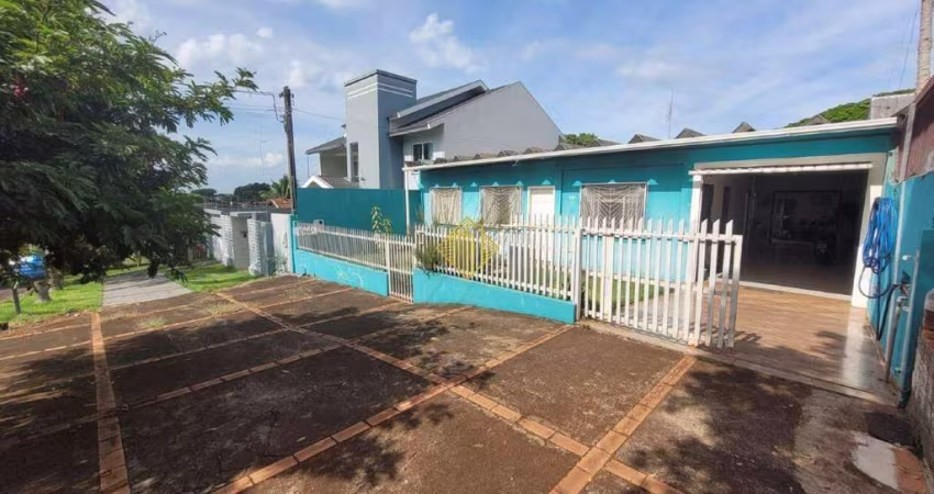Casa à venda, 2 vagas, Centro - Toledo/PR
