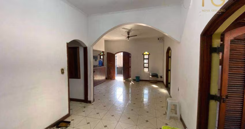 Casa com 3 dormitórios à venda, 200 m² por R$ 520.000,00 - Aviação - Praia Grande/SP