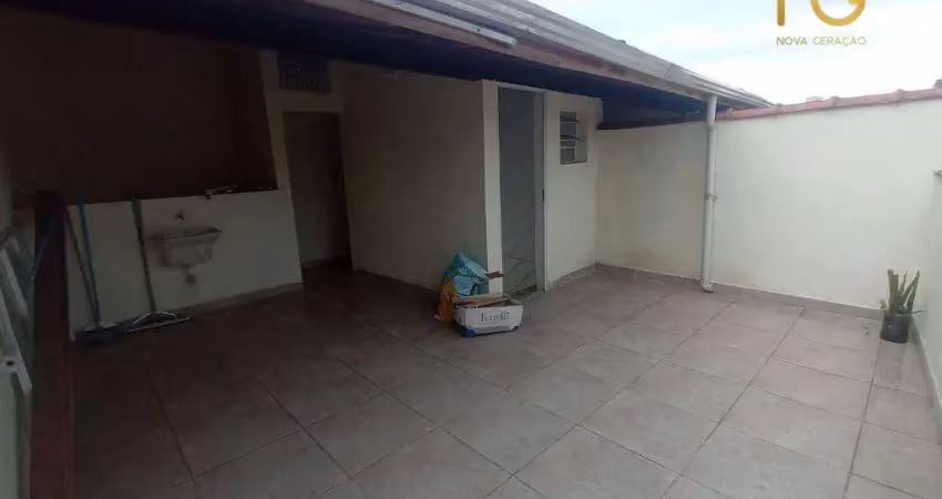 Casa de condominio triplex no tude bastos - 2 suites - r$ 320 mil