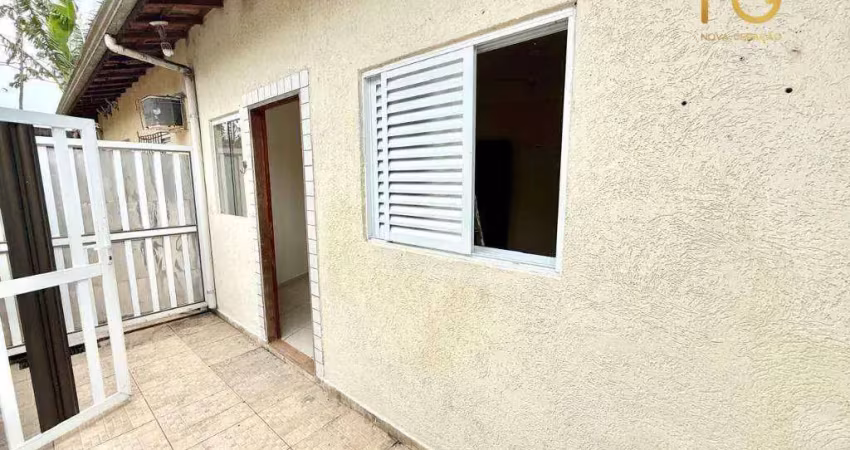 Casa de condominio à venda entrada privativa- caiçara- praia grande.
