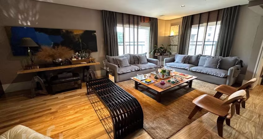 Apartamento à venda em Vila Andrade com 271 m², 3 quartos, 5 vagas