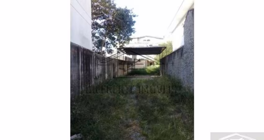 TERRENO EXCELENTE COM 240M² - CHACARÁ CALIFÓRNIA