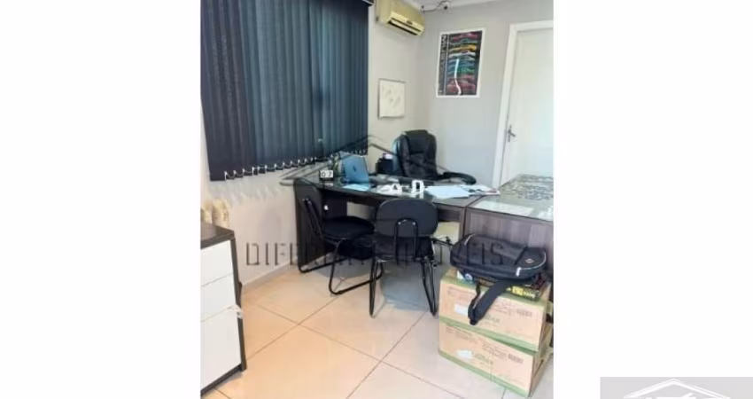 EXCELENTE GALPÃO COBERTO 500 M² COM 2 ESCRITÓRIOS E 3 BANHEIROS