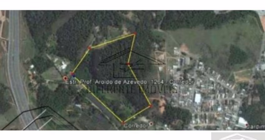 ARE96 - Área de 85.900m?2 - pouco aclive, passa navalha