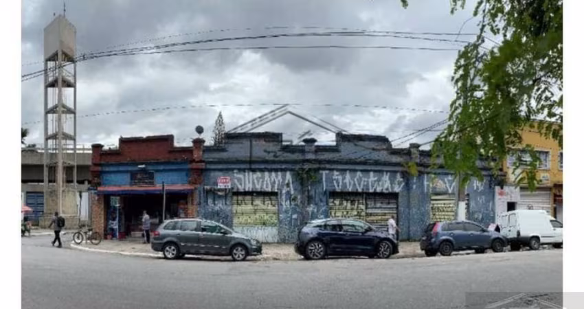 Excelente galpão com 613m² Á venda  - LUZ