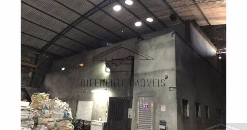 Galpão 798m² na Vila Carmosina!!!