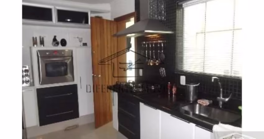 SOBRADO 3 DORMITÓRIOS - 1 SUÍTE- 4 VAGAS- 250 m² OPORTUNIDADE !!!