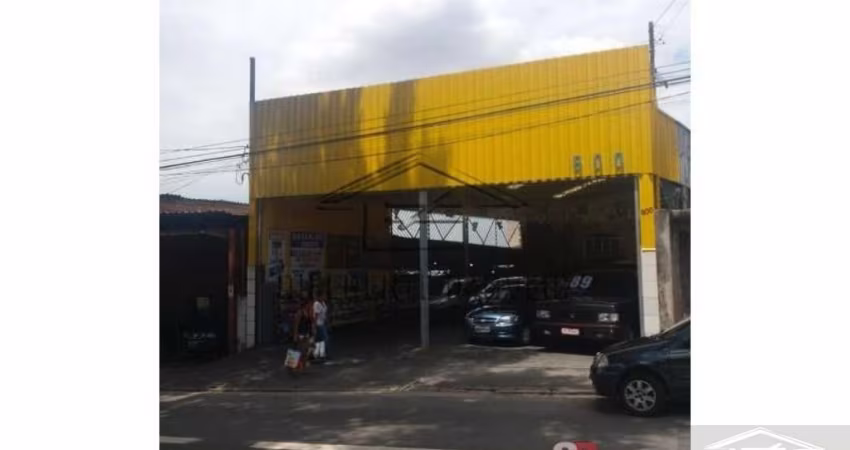 SALÃO COM 250 METROS EM ARTUR ALVIM