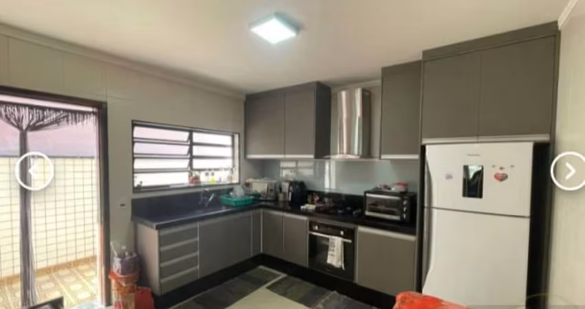Casa com 3 quartos para alugar na Rua Joaquim Pinto, 131, Vila Gomes Cardim, São Paulo