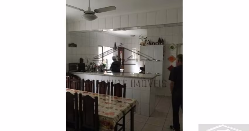 CASA 4  QUARTOS - 2  bANHEIROS - 1050m²  NO TATUAPE