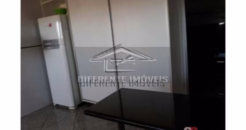 CASA A VENDA COM 3 QUARTOS SENDO 1 SUITE, 4 VAGAS NA VILA MATILDE. SÃO PAULO
