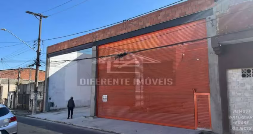 Galpão para locação em Guaianases ? 789m² de área útil, pé-direito alto e trifásico
