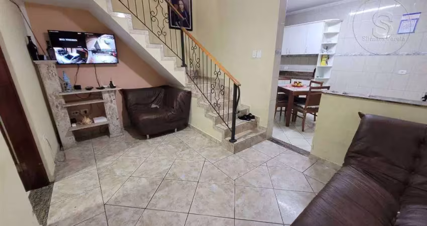 VENDO SOBRADO 03 DORMITÓRIOS, SACADA, QUINTAL COM ÁREA GOURMET E 04 VAGAS DE GARAGEM, EM ÓTIMA LOCALIZAÇÃO, PRÓXIMO Á MERCADO, FARMÁCIA, PET SHOP, ESCOLA E COMÉRCIO EM GERAL.