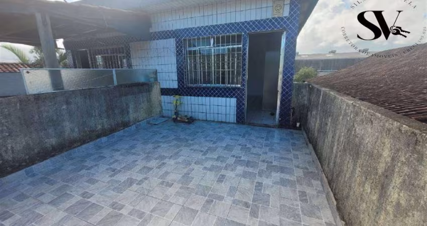 ALUGO CASA SOBREPOSTA NO QUIETUDE COM 02 QUARTOS, SACADA, EM FRENTE AO MERCADO JAN